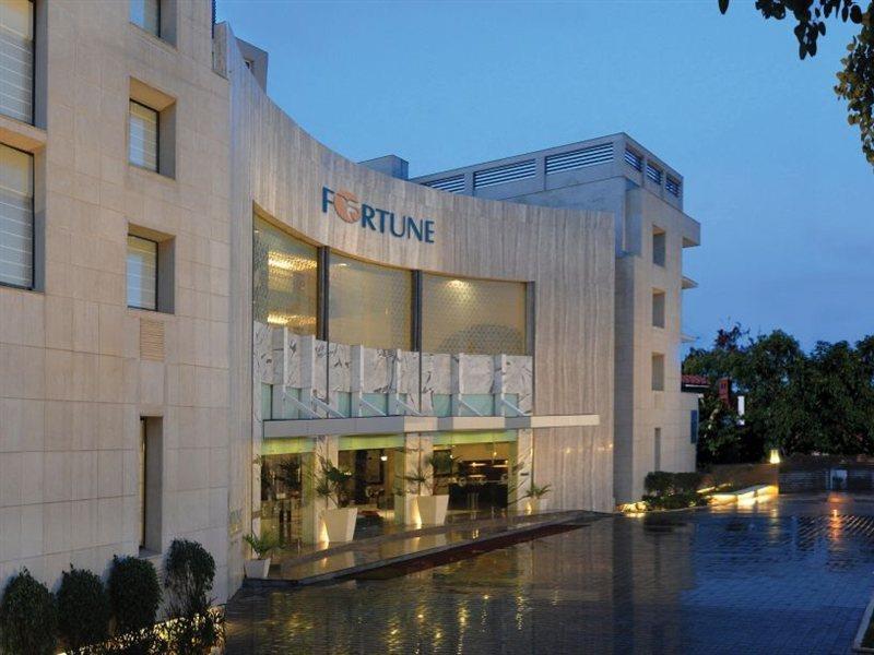 Fortune Sector 27, Noida - Member Itc Hotels' Group Exterior foto
